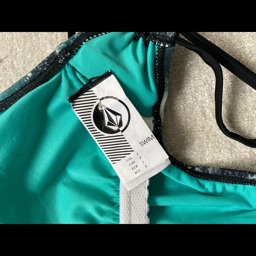 Volcom Swim - Picture 4 of 4